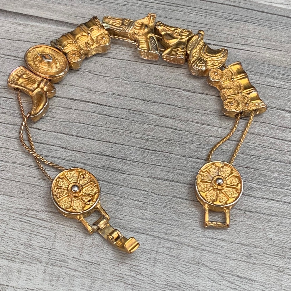 Vintage Western Charm Bracelet Gold Tone Cowboy Boot Horse Wagon Sombrero 6.75in